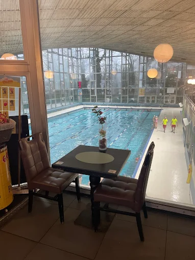 taverne lonchamp int piscine